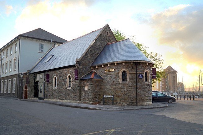 External picture of the gallery